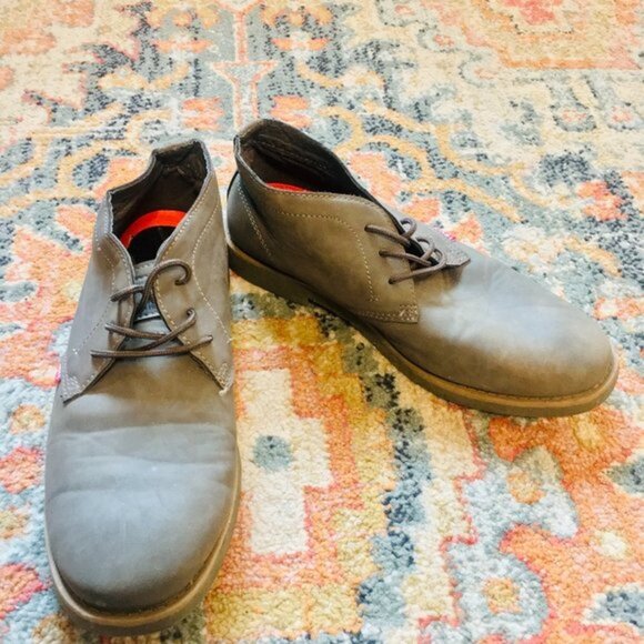 LEVIS Gray Mid High Ankle Chukka Boots Faux/Vegan Leather Lace Up Shoes M's 8.5 - Picture 2 of 10